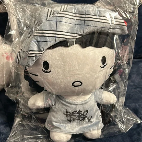 Hello Kitty | Other | Peso Pluma Hello Kitty Plushie  display picture 3